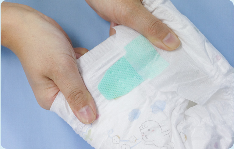 Firmly attach onto material to keep the diaper in place evenwhen pulled